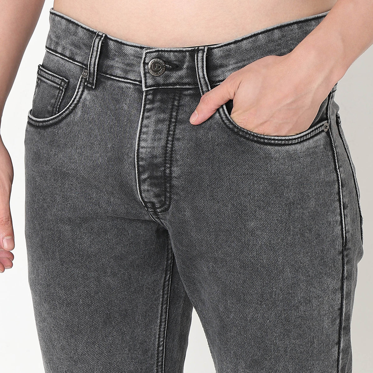 Comfort Fit Solid Mid Rise Jeans