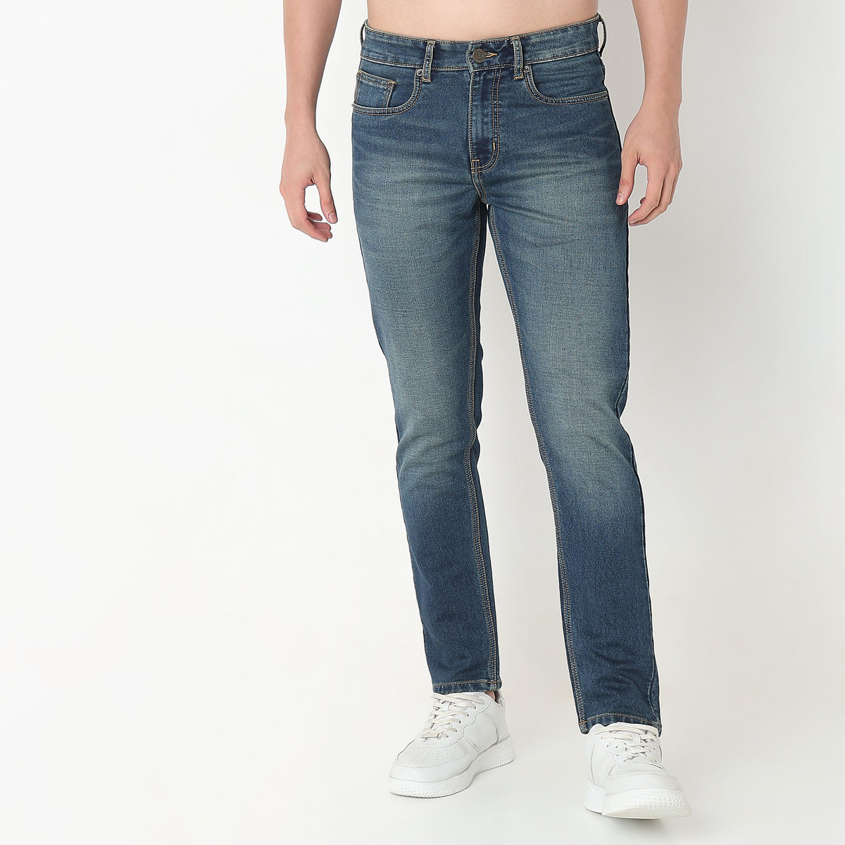 Comfort Fit Solid Mid Rise Jeans