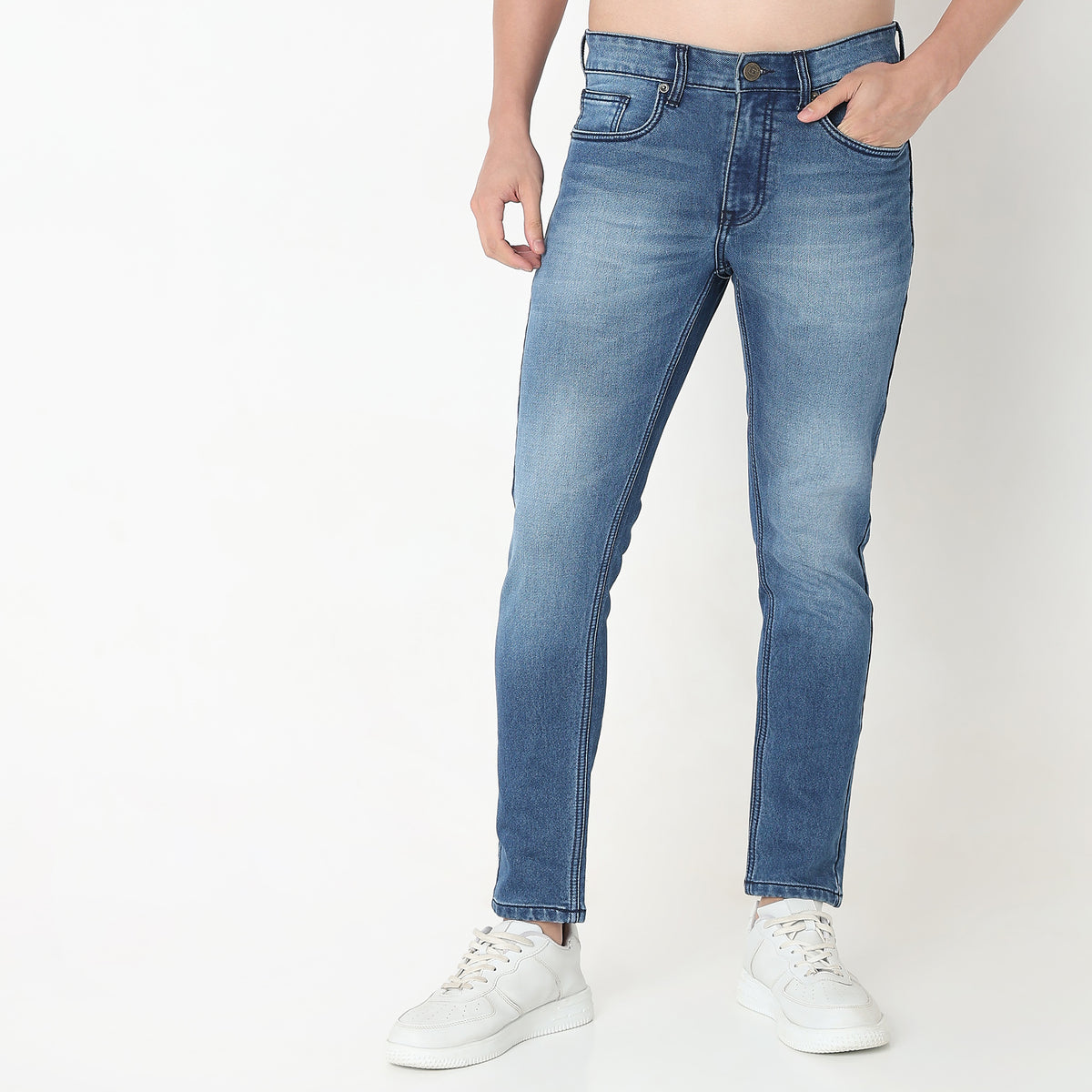 Comfort Fit Solid Mid Rise Jeans