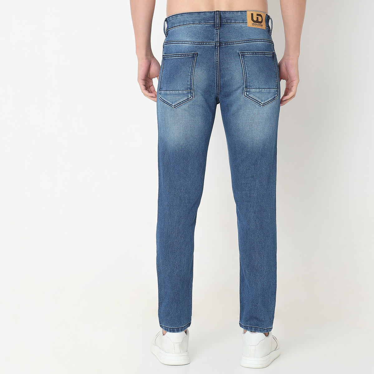 Comfort Fit Solid Mid Rise Jeans