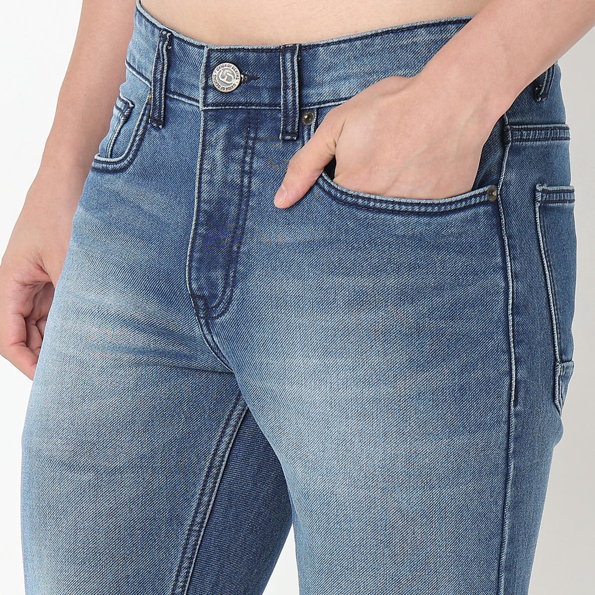 Comfort Fit Solid Mid Rise Jeans