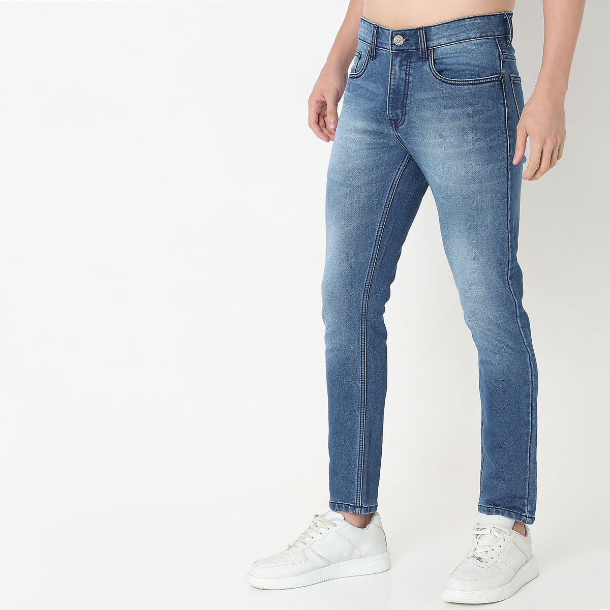 Comfort Fit Solid Mid Rise Jeans