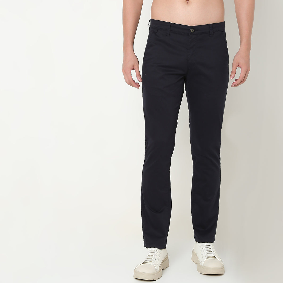 Regular Fit Solid Mid Rise Chinos