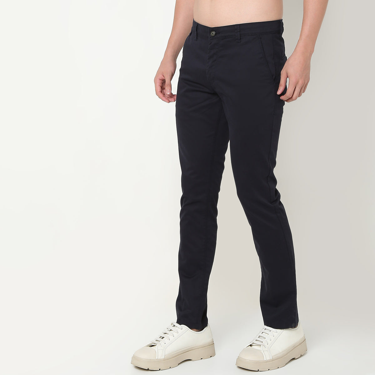 Regular Fit Solid Mid Rise Chinos