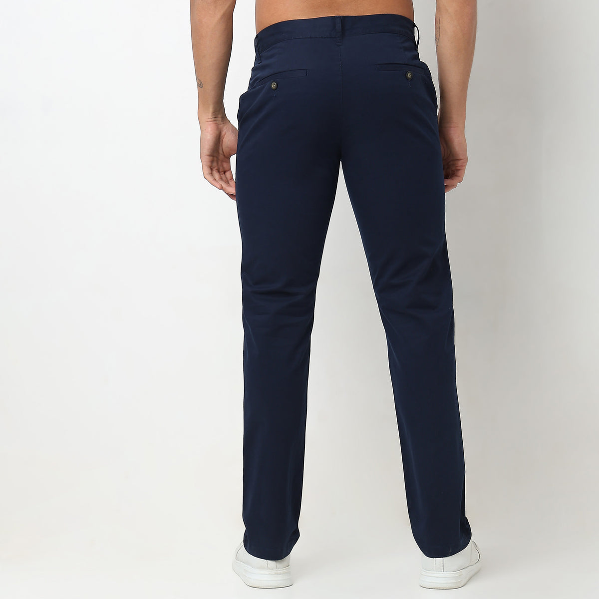 Regular Fit Solid Mid Rise Chinos