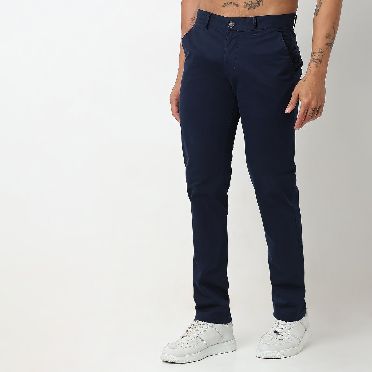 Regular Fit Solid Mid Rise Chinos