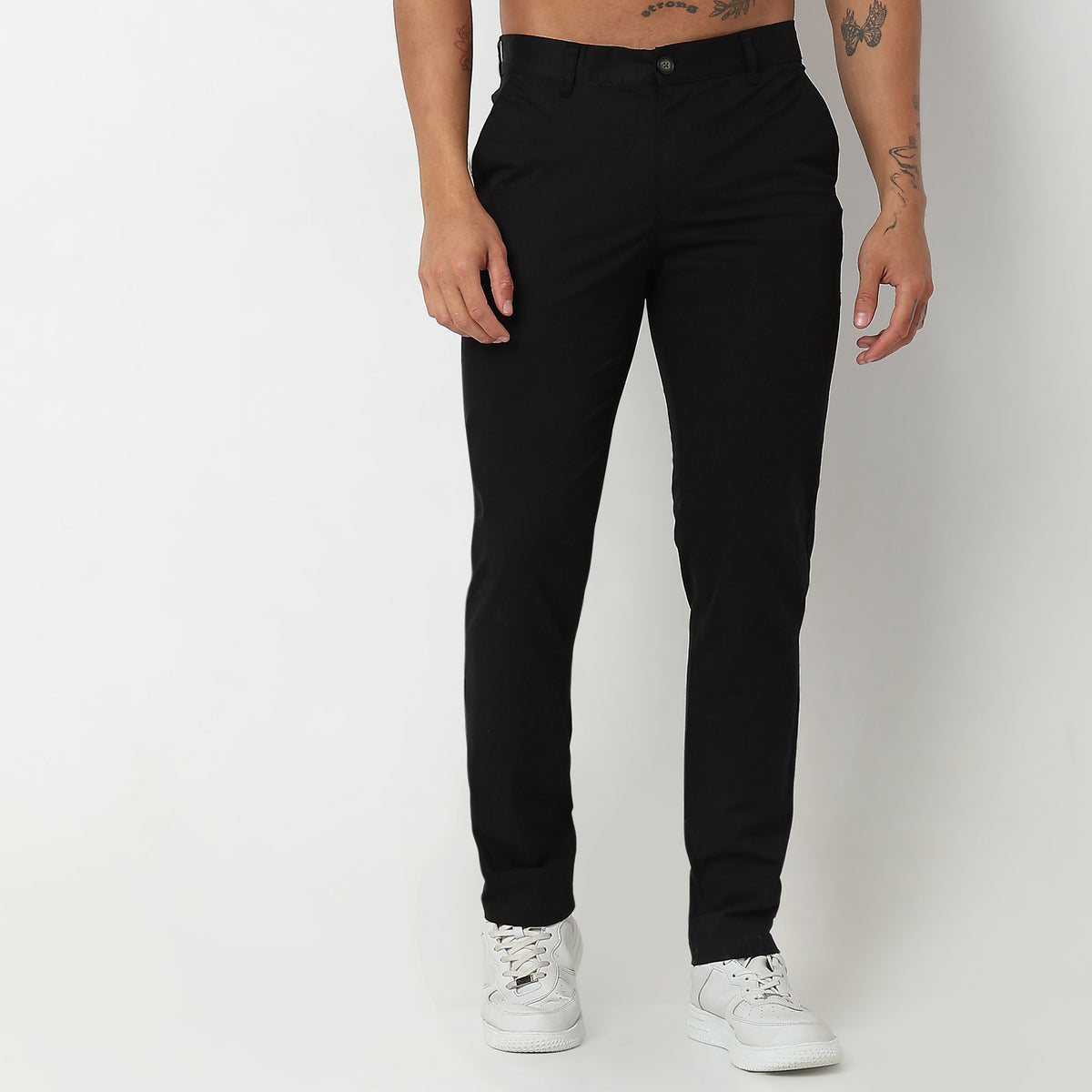 Regular Fit Solid Mid Rise Chinos