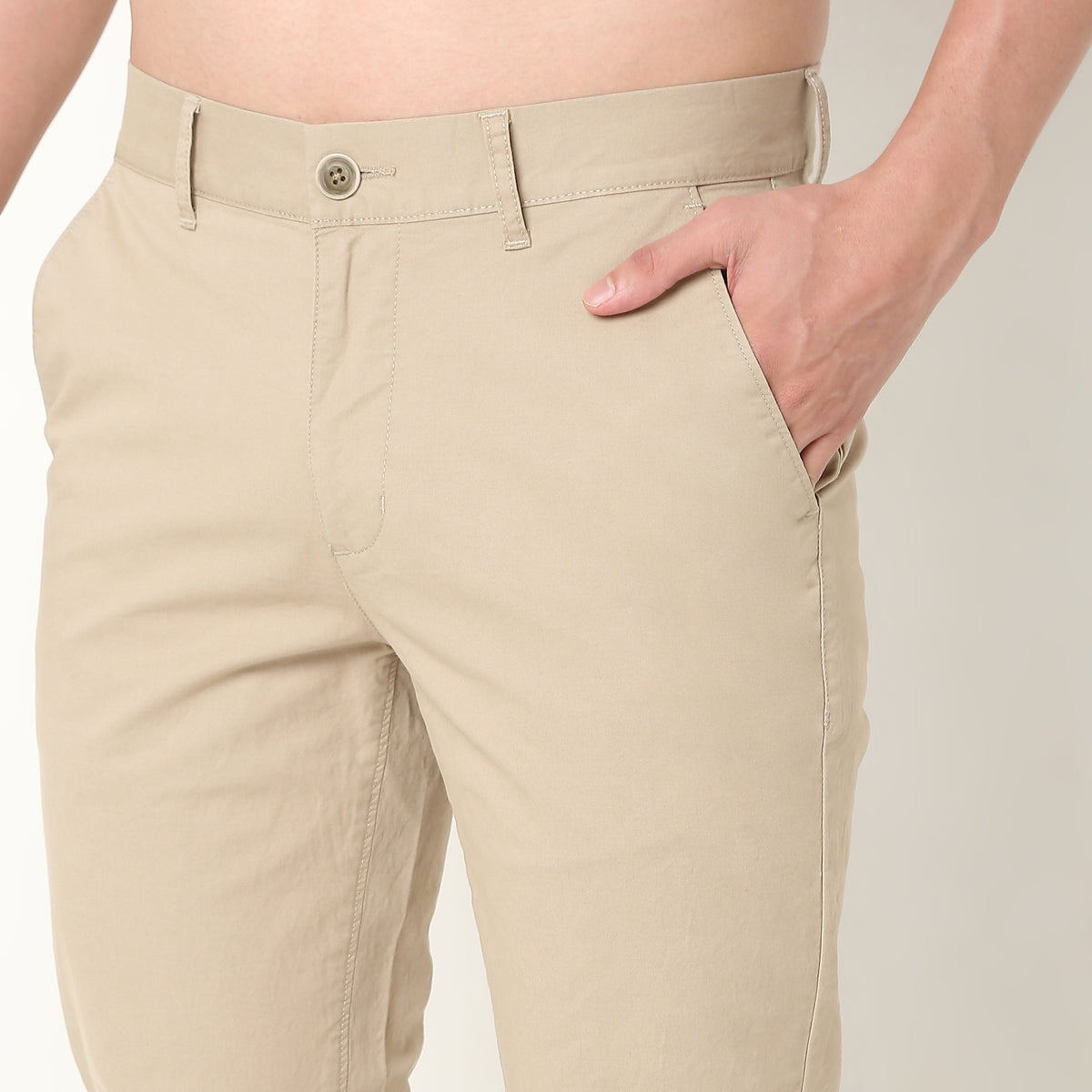 Regular Fit Solid Mid Rise Chinos