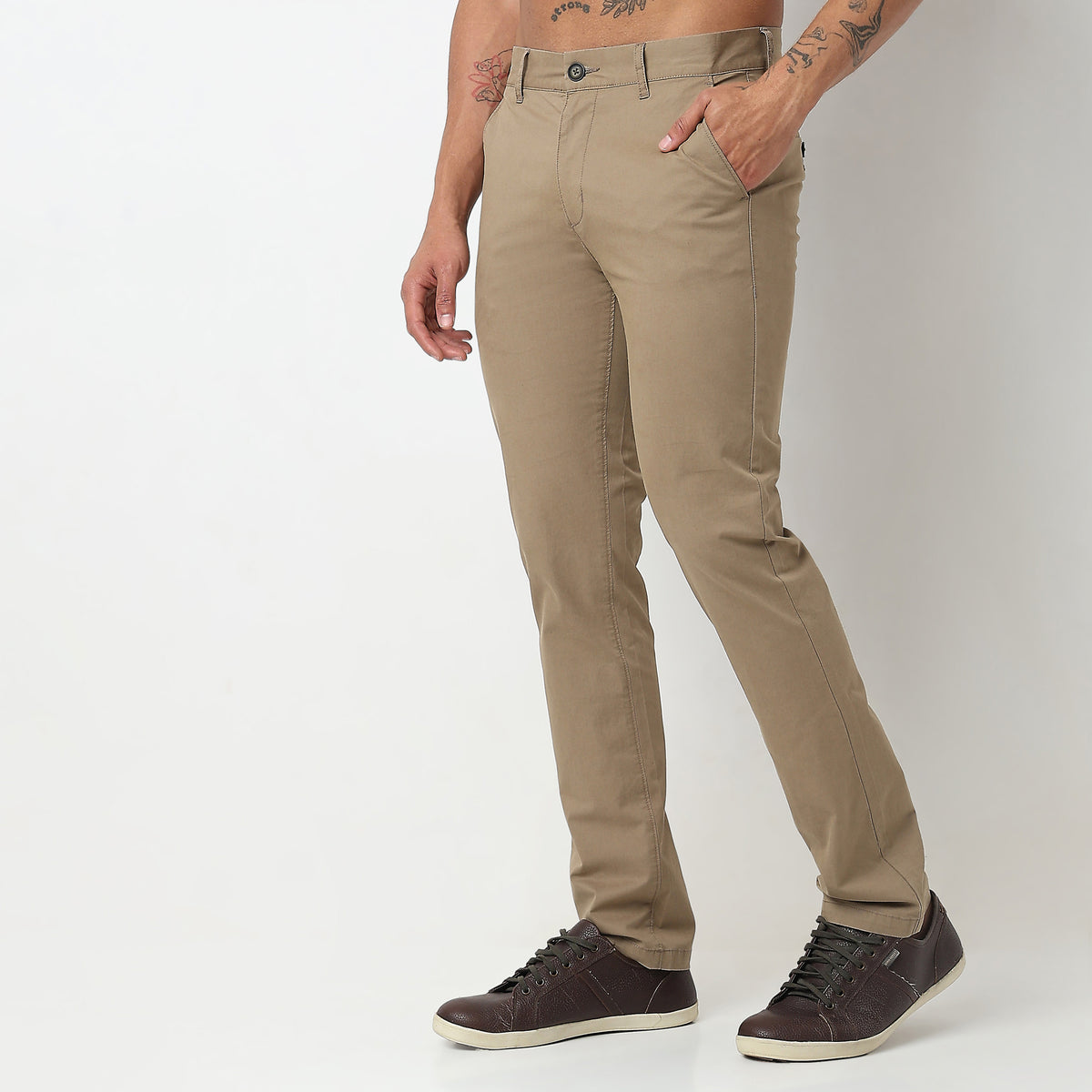 Regular Fit Solid Mid Rise Chinos