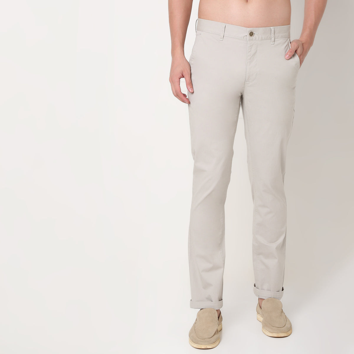 Regular Fit Solid Mid Rise Chinos