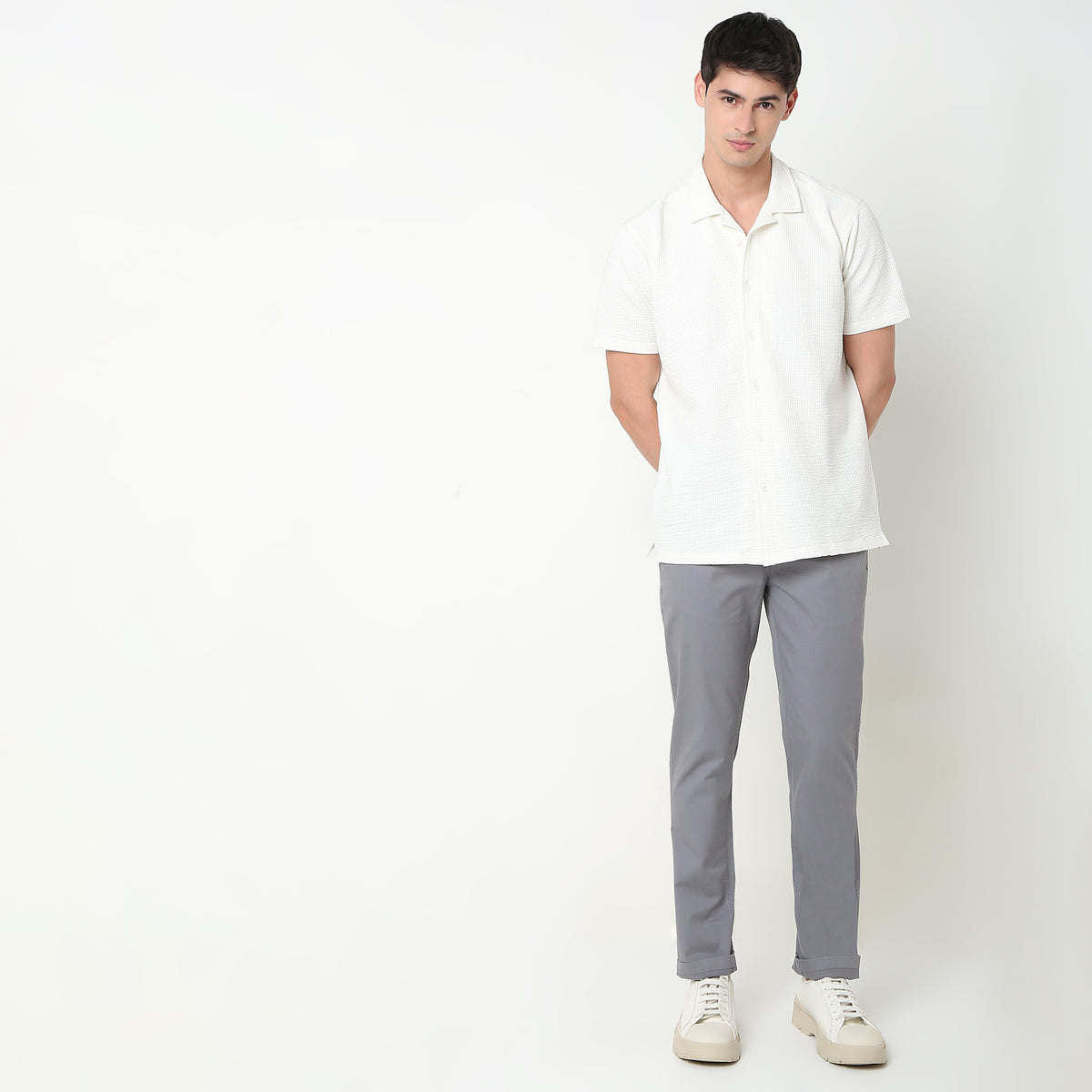 Regular Fit Solid Mid Rise Chinos