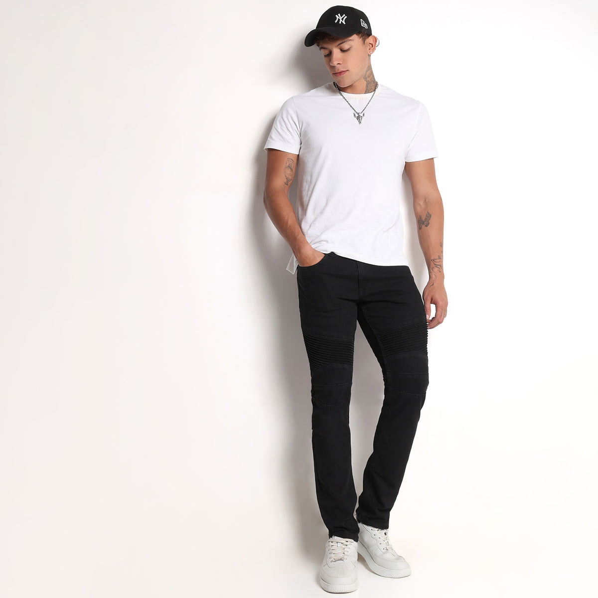 Slim Fit Solid Mid Rise Jeans