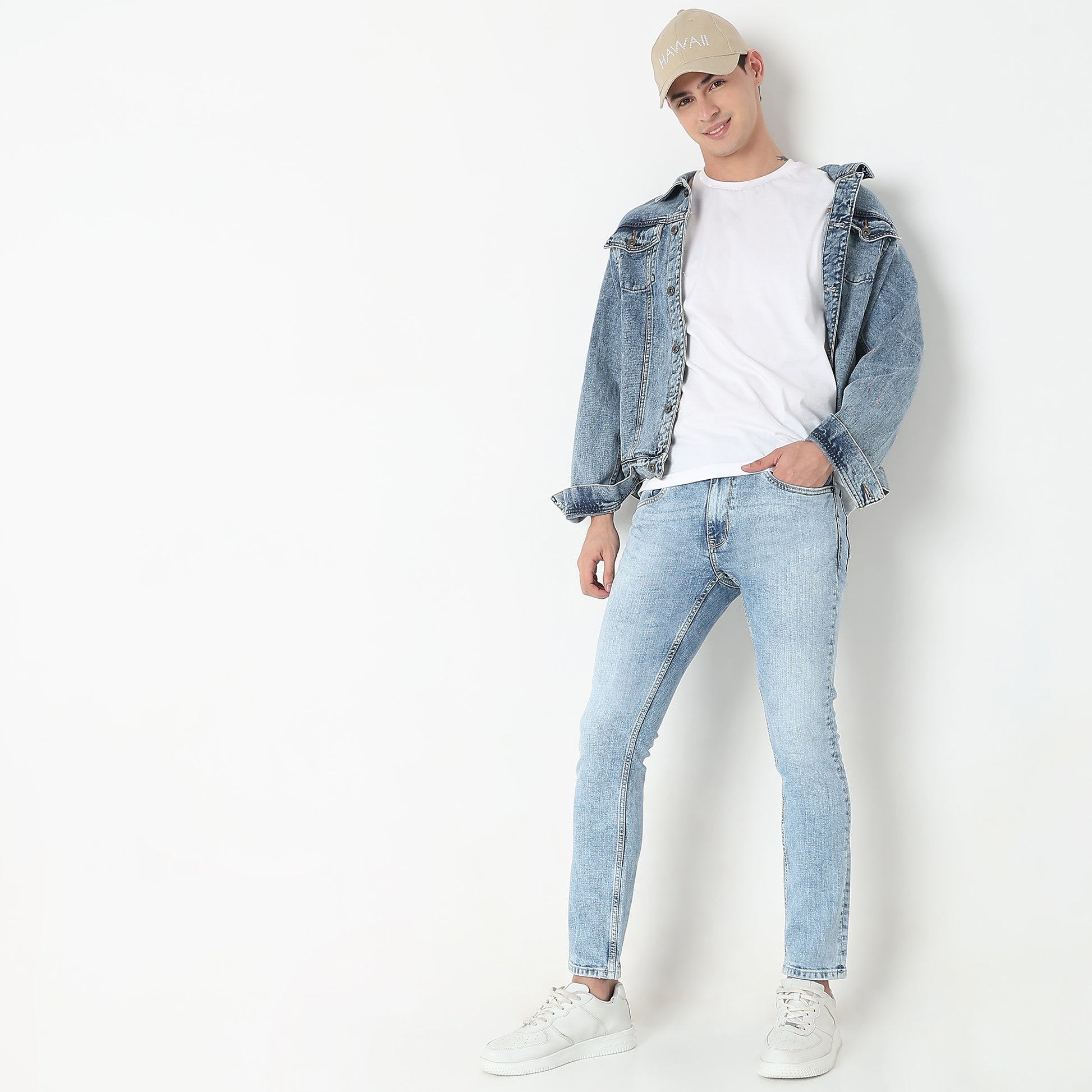 Slim Fit Solid Mid Rise Jeans