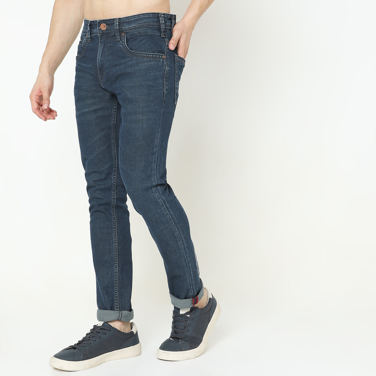 Straight Fit Solid Mid Rise Jeans