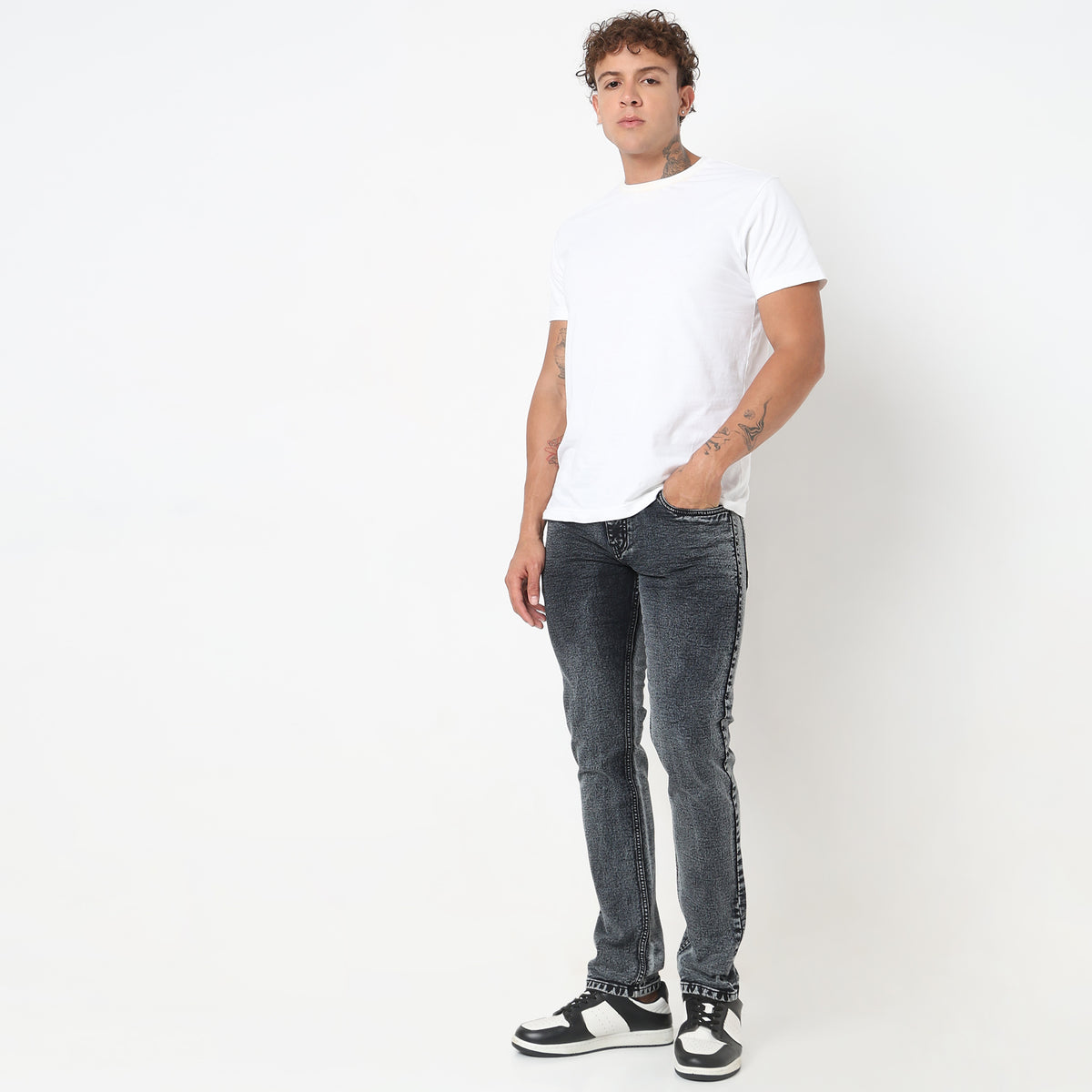 Slim Fit Solid Mid Rise Jeans