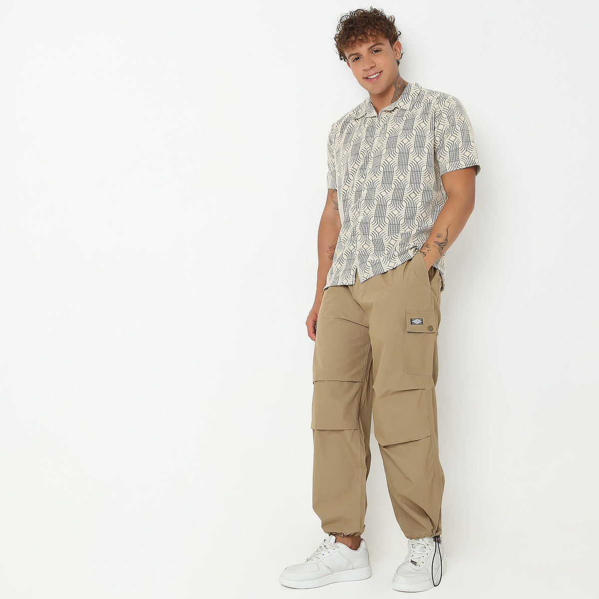 Regular Fit Solid Mid Rise Cargos