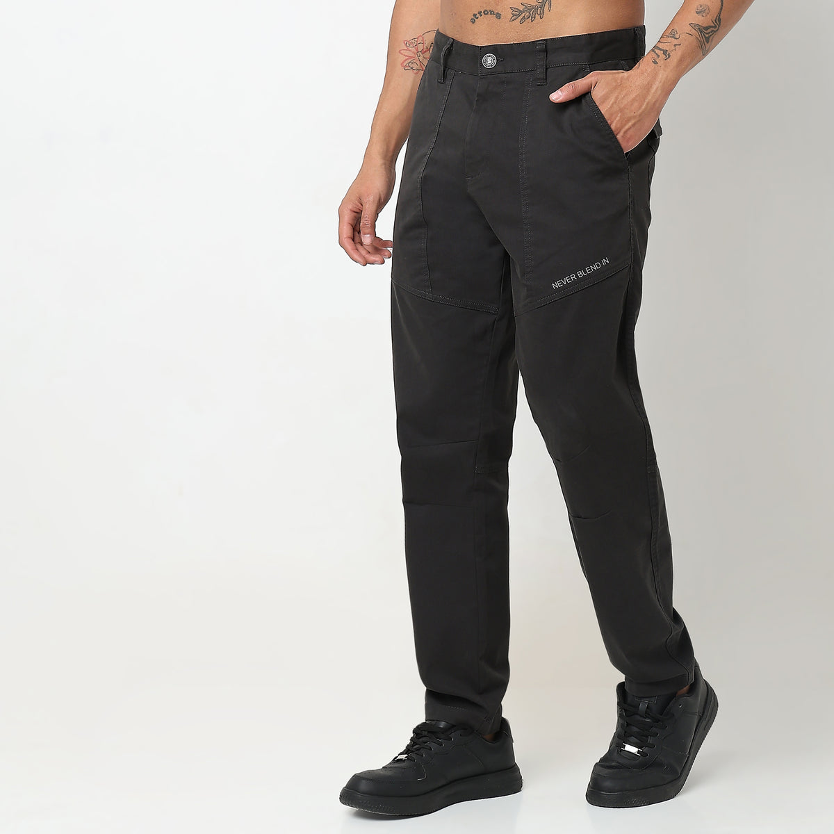 Regular Fit Solid Mid Rise Pants