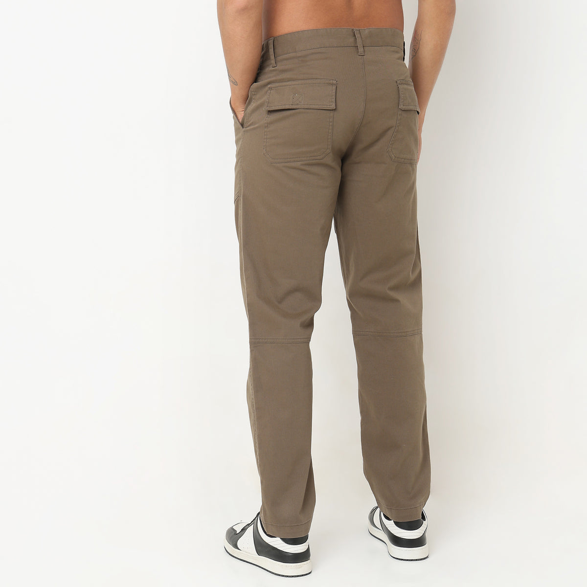 Regular Fit Solid Mid Rise Pants