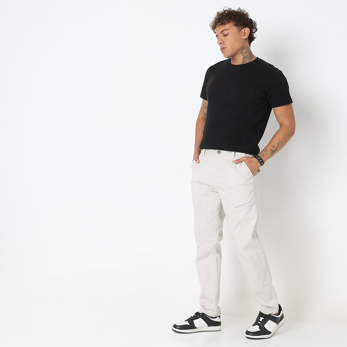 Regular Fit Solid Mid Rise Pants