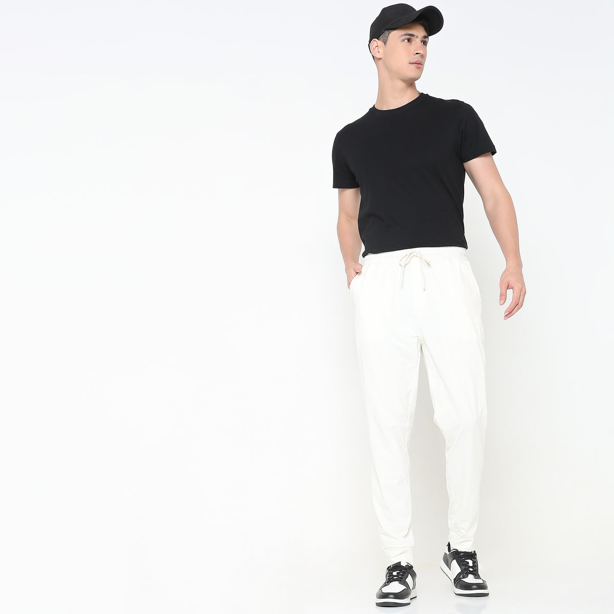 Regular Fit Solid Mid Rise Trackpants