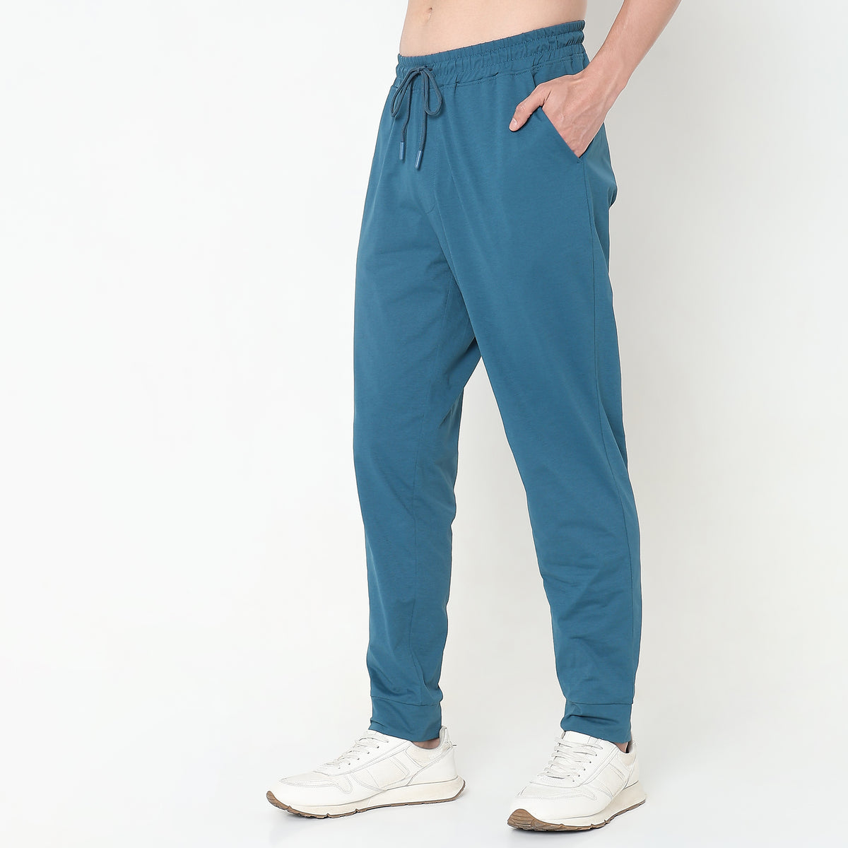 Regular Fit Solid Mid Rise Trackpants