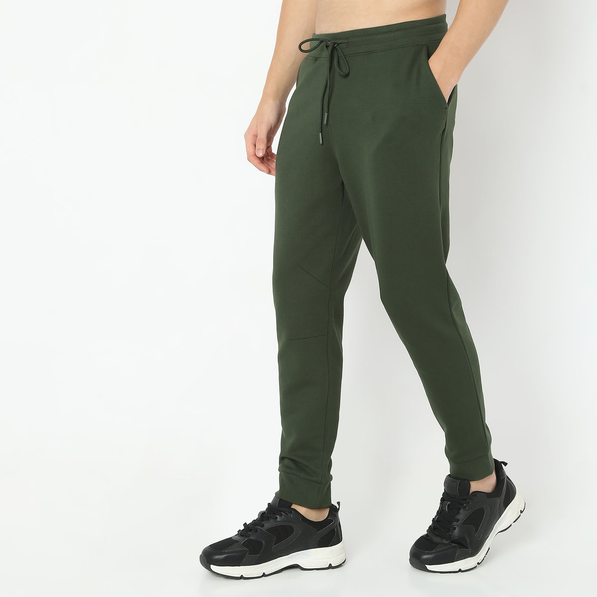 Regular Fit Solid Mid Rise Trackpants