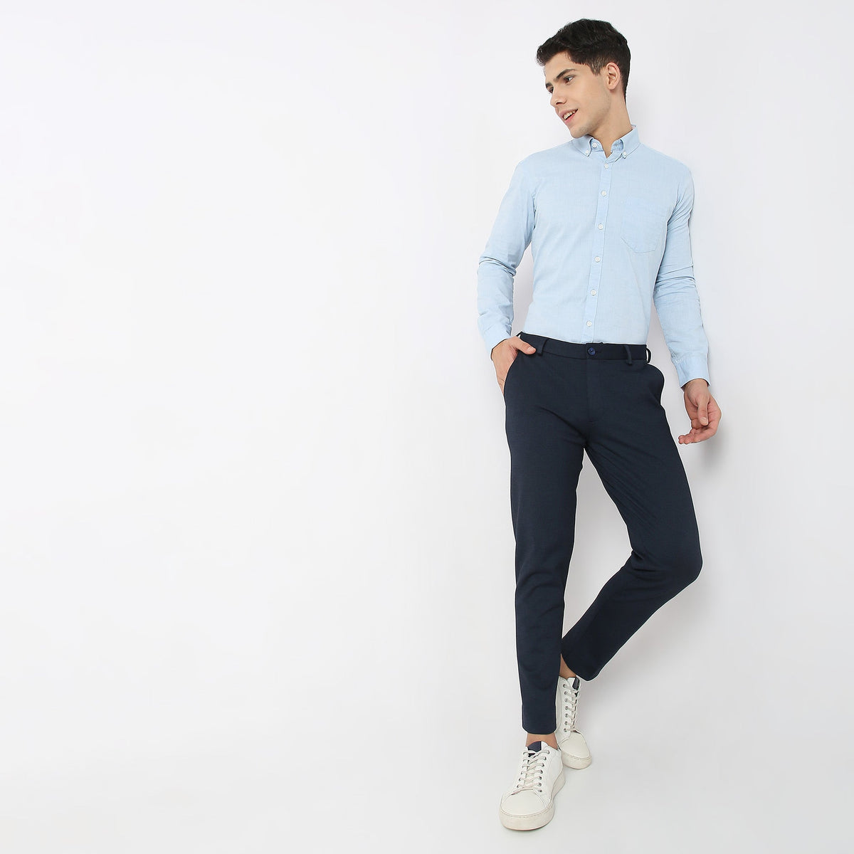 Regular Fit Solid Mid Rise Trousers