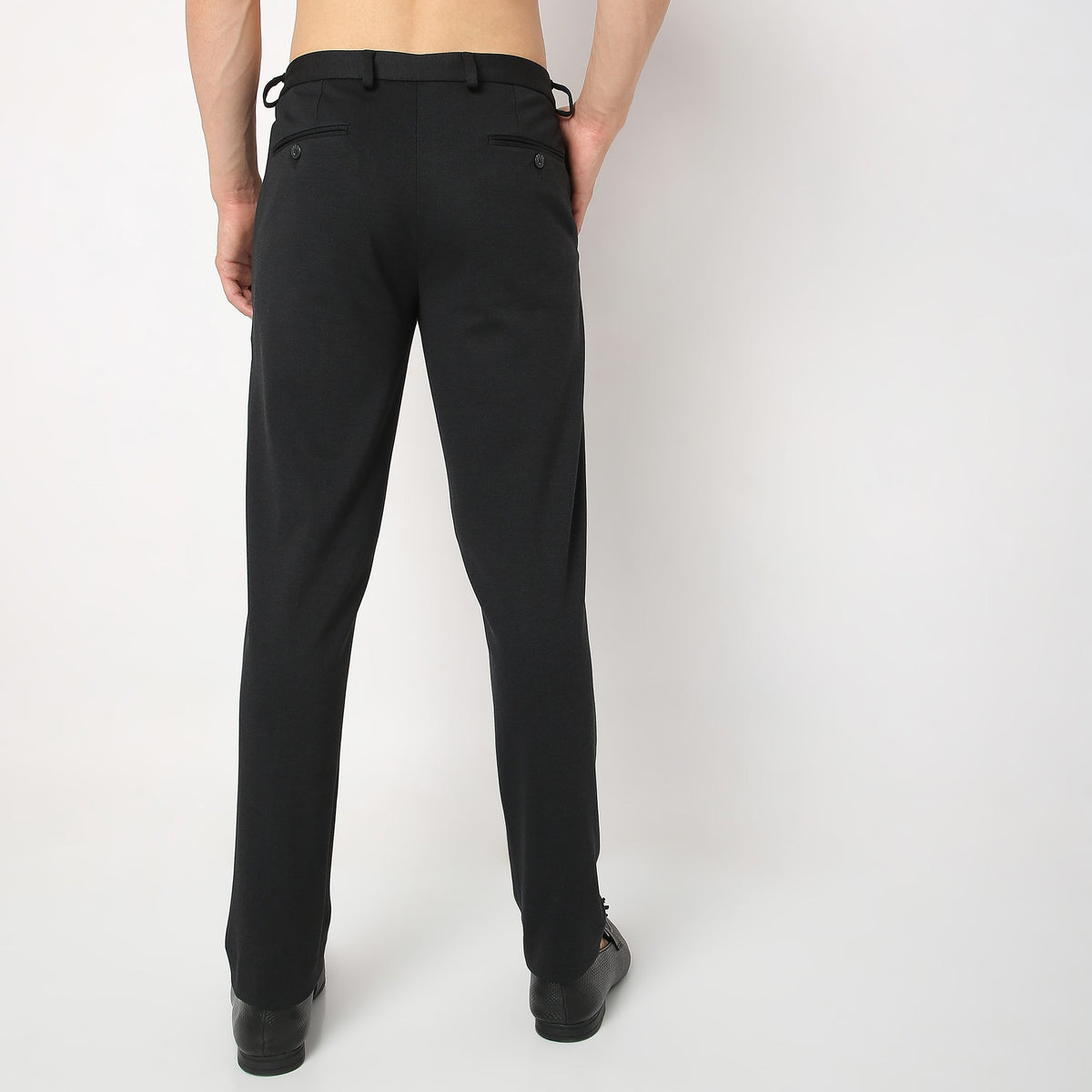 Regular Fit Solid Mid Rise Trousers