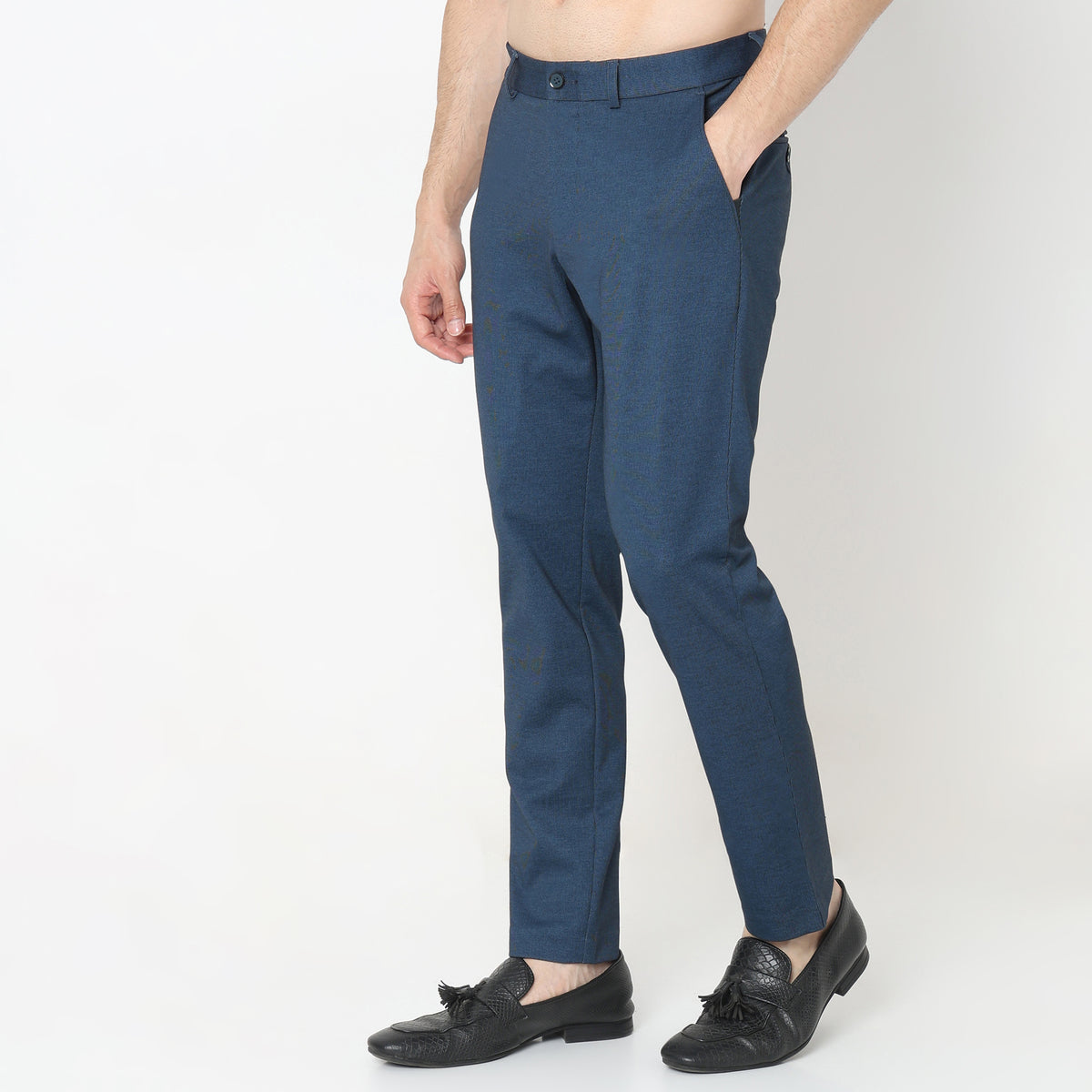 Regular Fit Solid Mid Rise Trousers