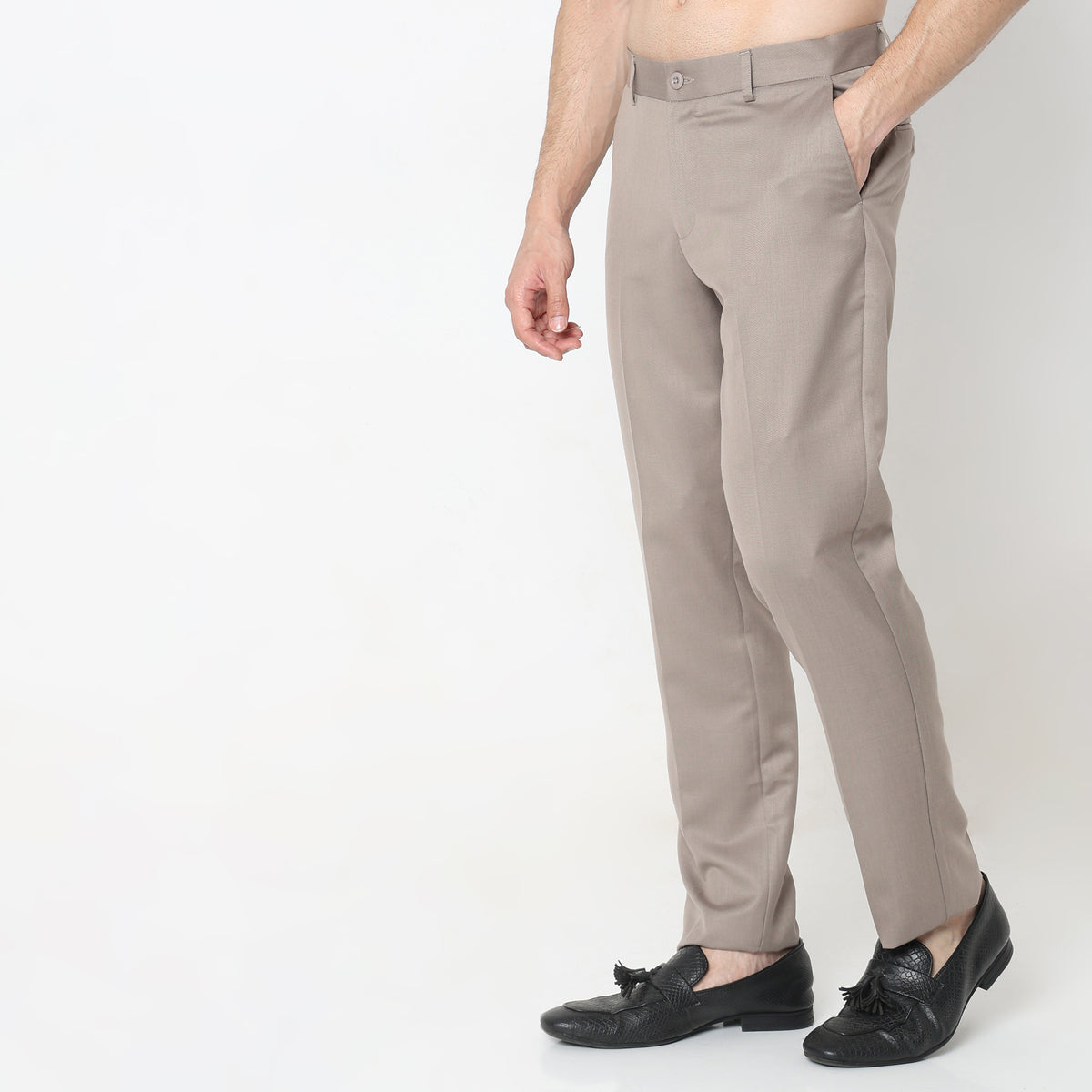 Regular Fit Solid Mid Rise Trousers