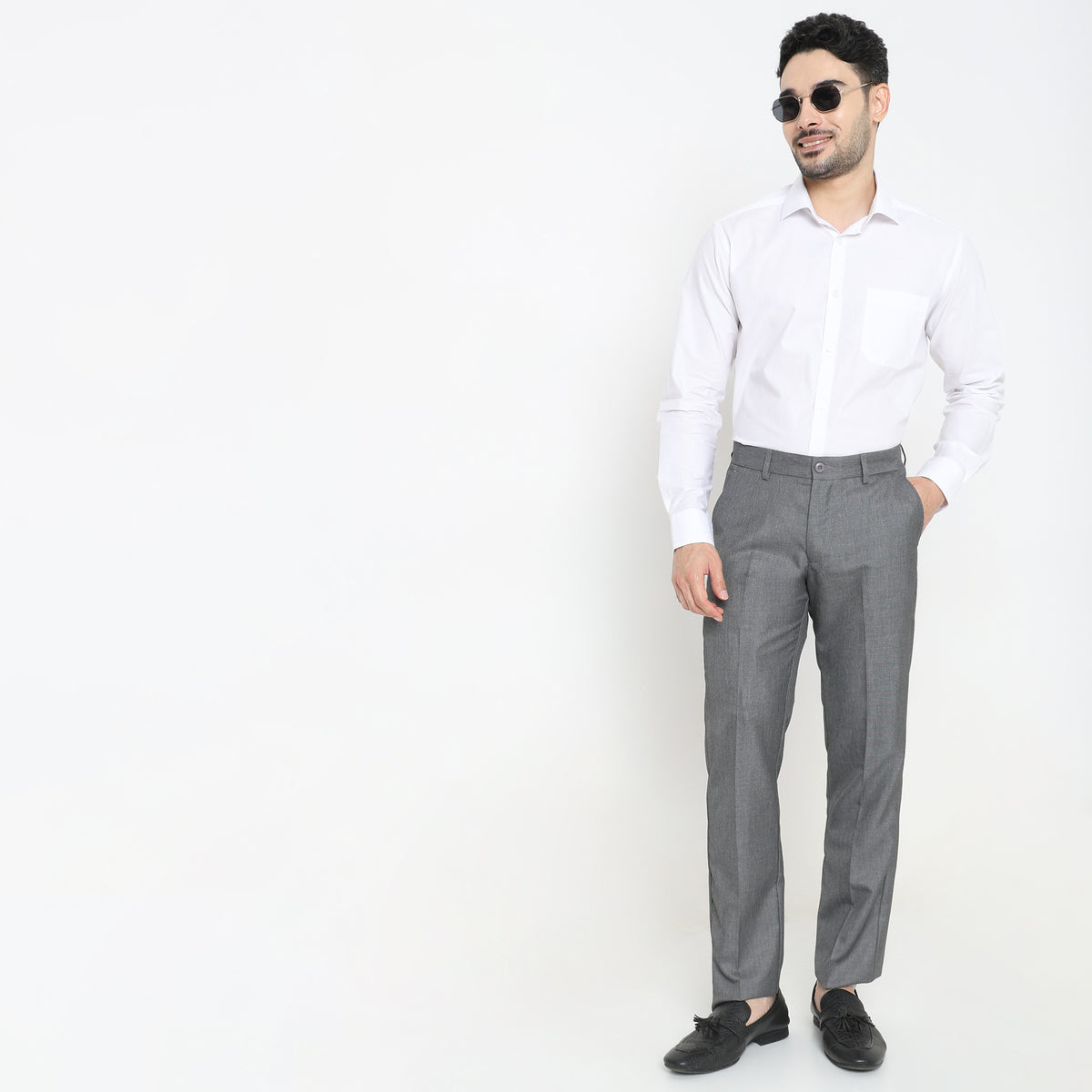 Regular Fit Solid Mid Rise Trousers