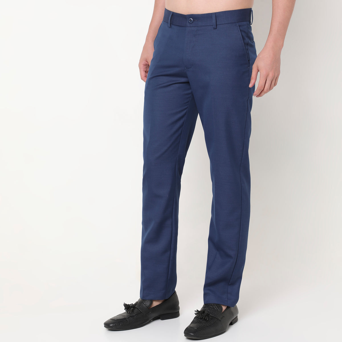 Regular Fit Solid Mid Rise Trousers