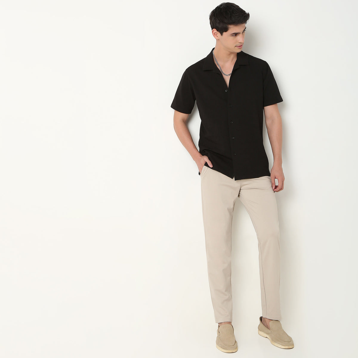 Regular Fit Solid Mid Rise Trousers