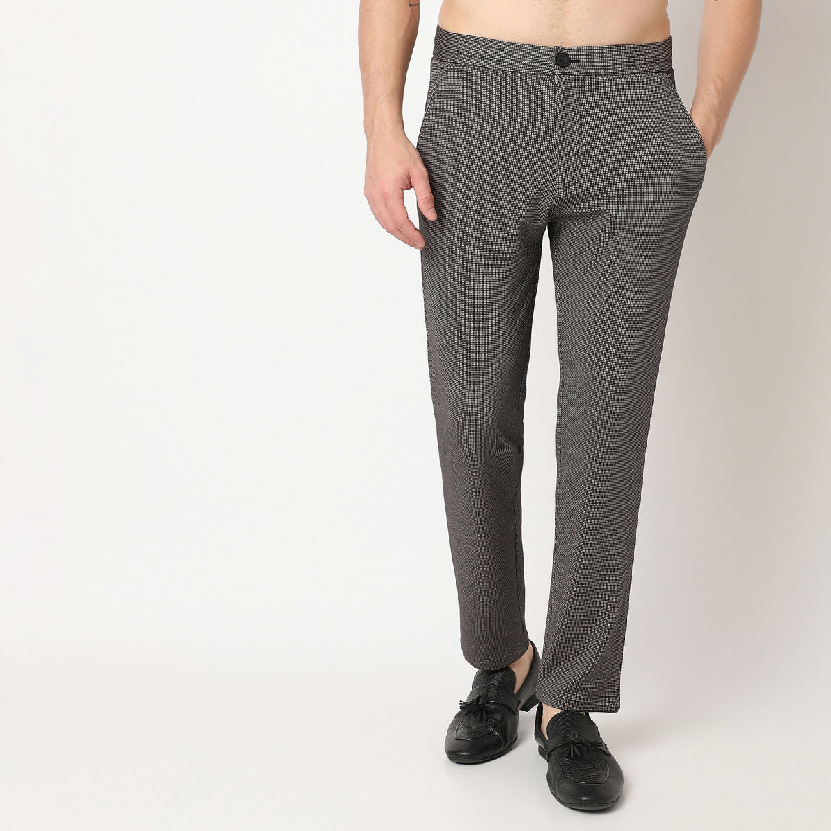 Regular Fit Solid Mid Rise Trousers