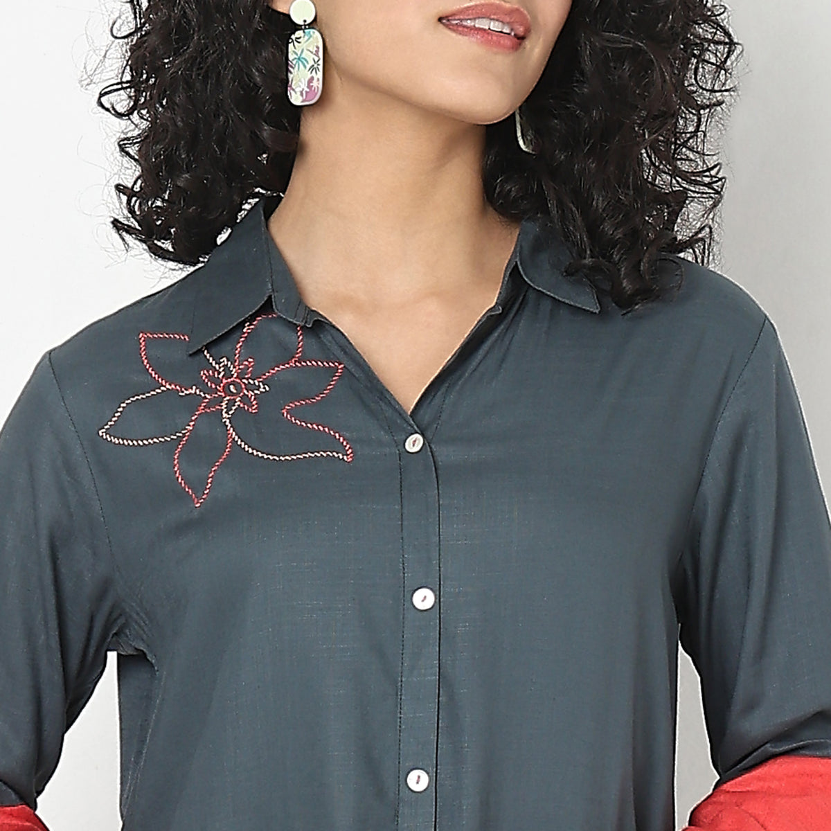 Regular Fit Embroidered Kurta