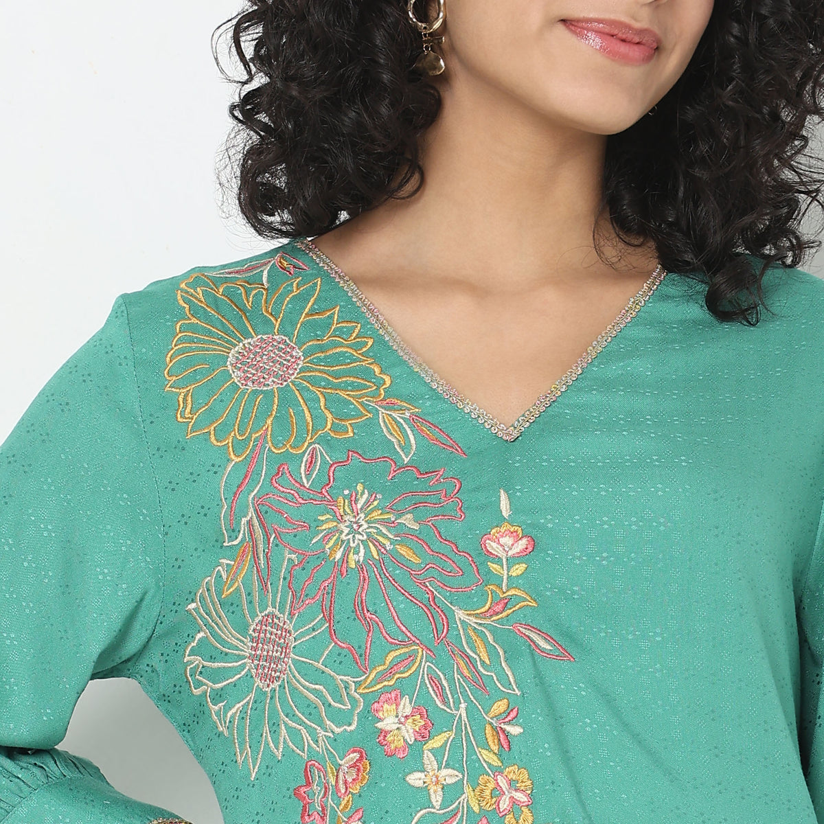 Relaxed Fit Embroidered Kurta