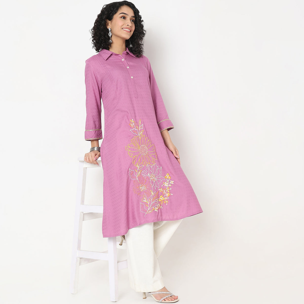 Regular Fit Embroidered Kurta