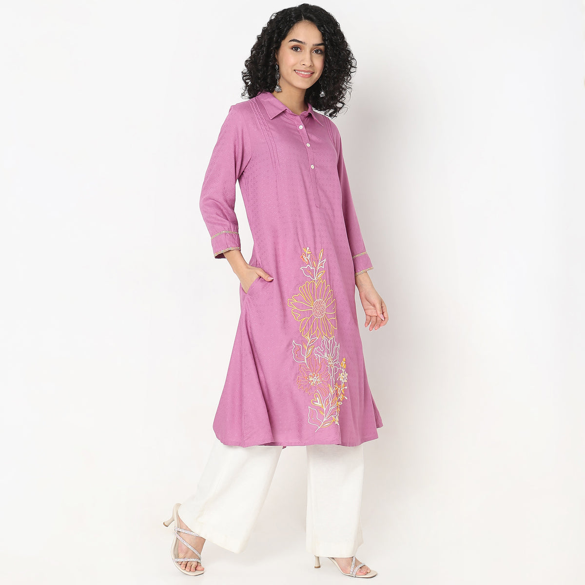 Regular Fit Embroidered Kurta