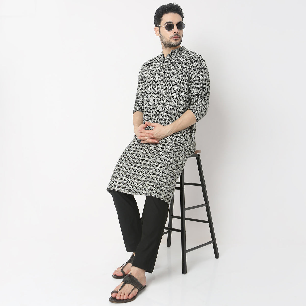 Regular Fit Embroidered Kurta