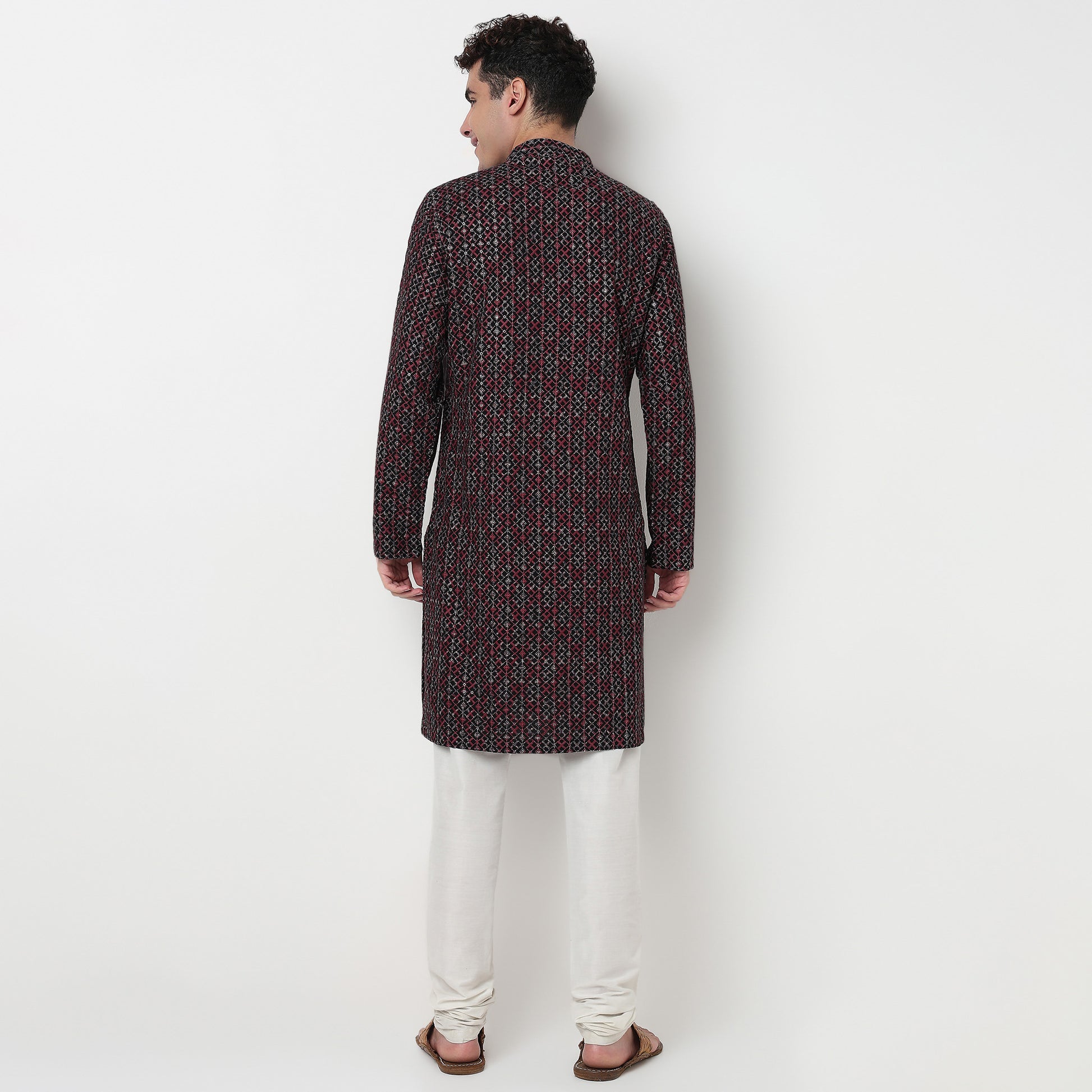 Buy Men Straight Fit Embroidered Full Sleeve Kurta  - Style Union
