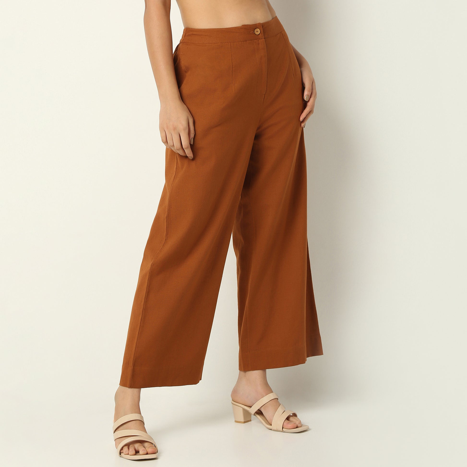 Relaxed Fit Solid Ankle Length Mid Rise Pants