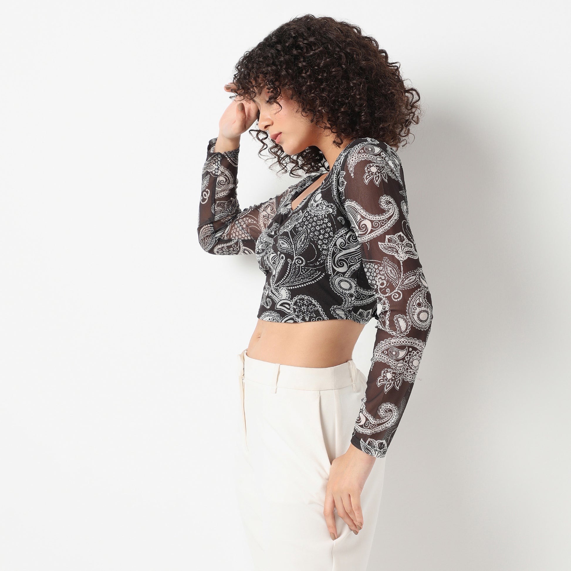 Slim Fit Printed Sweetheart Neck Crop Top