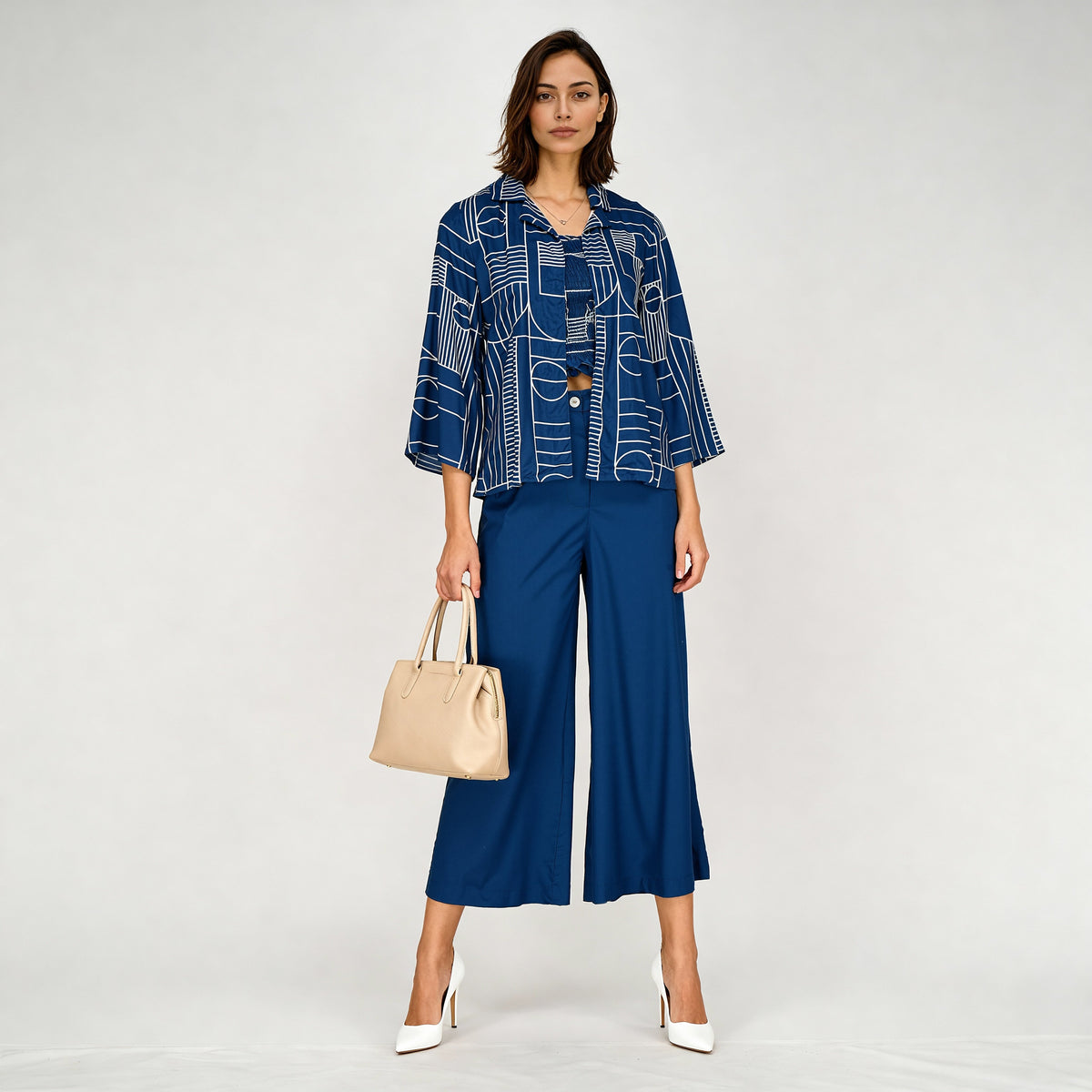 Square Neck Full Sleeve Straight Cut Printed Shrug