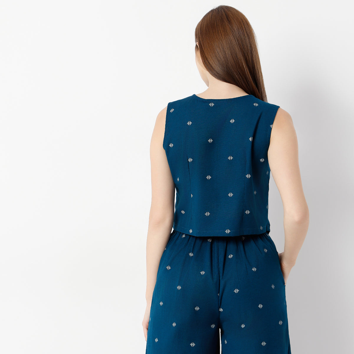 Straight Fit Printed V-Neck Crop Top