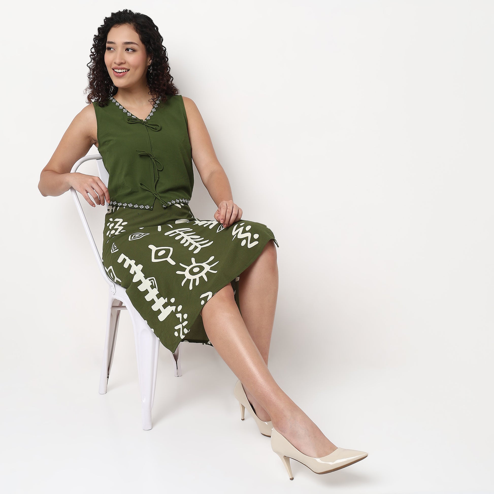 Crop Vest With Front Tie Up