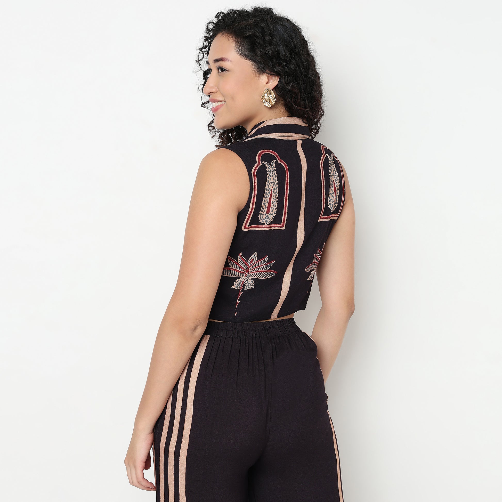 Buy Women Slim Fit Printed Sleeveless Crop Top  - Style Union