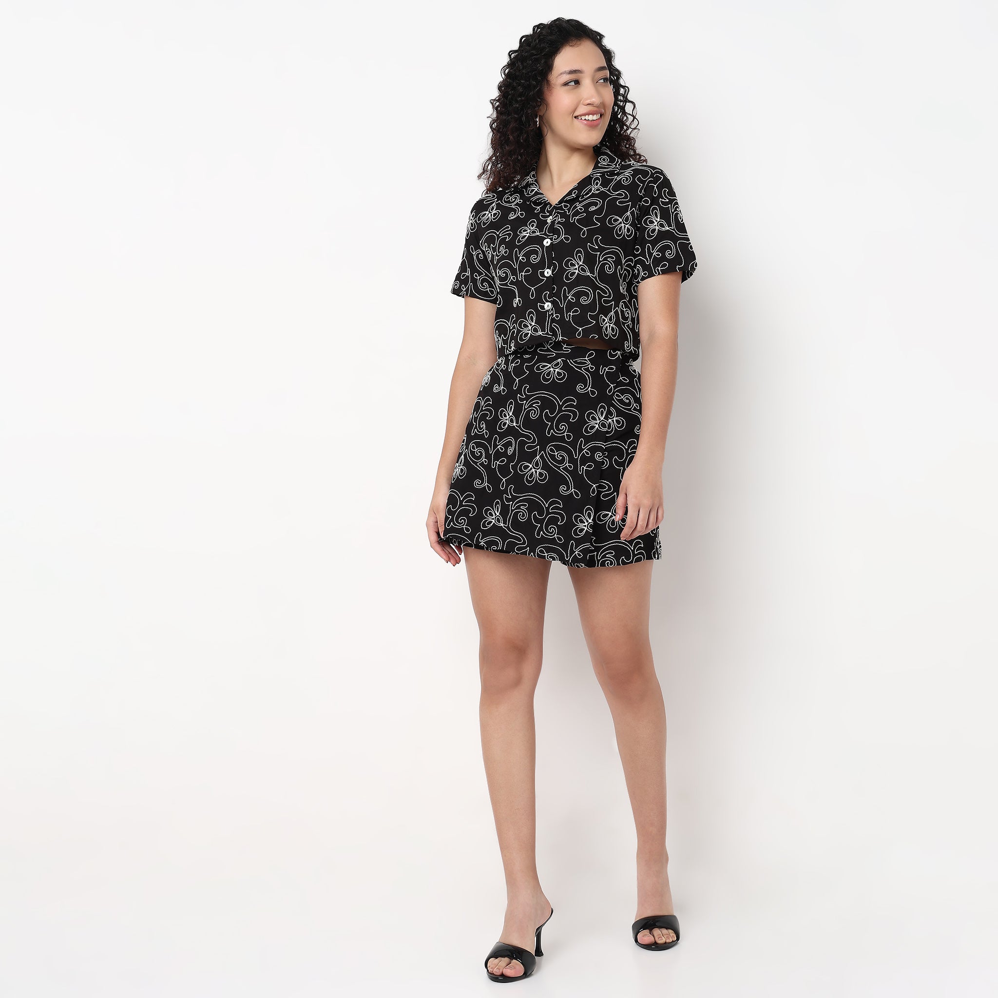 Embroidered Lapel Collar Crop Shirt