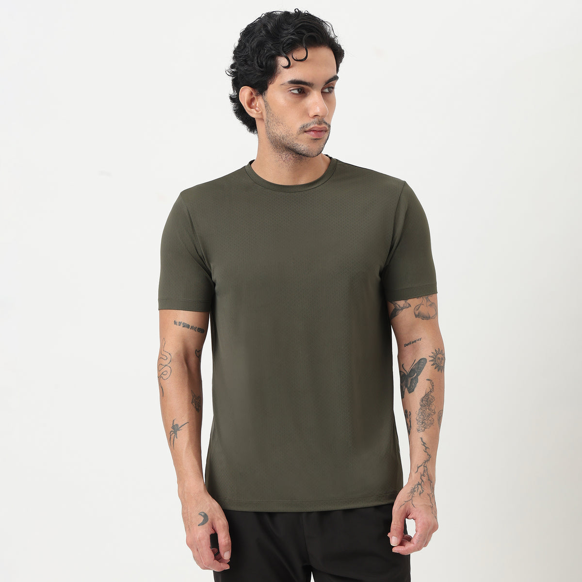 Gym Tee – Airdry® – Lightweight Comfort for Everyday Movement