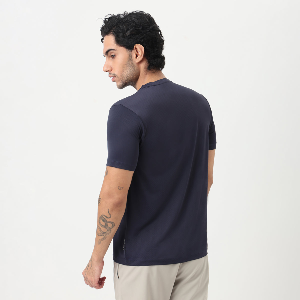 Gym Tee – Airdry® – Lightweight Comfort for Everyday Movement