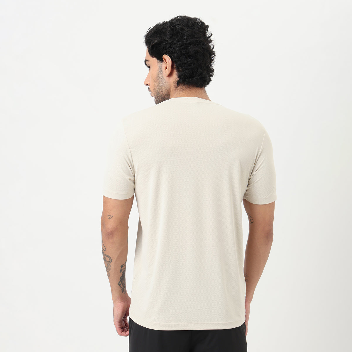 Gym Tee – Airdry® – Lightweight Comfort for Everyday Movement